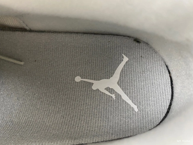 Jordan Air Craft 3 FJ9479-100 Ivory 0729